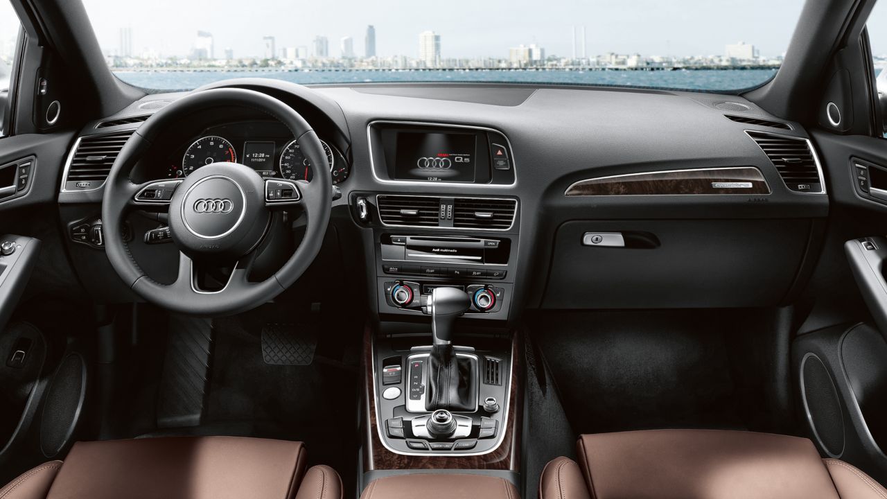2015-Audi-Q5-beauty-interior-01
