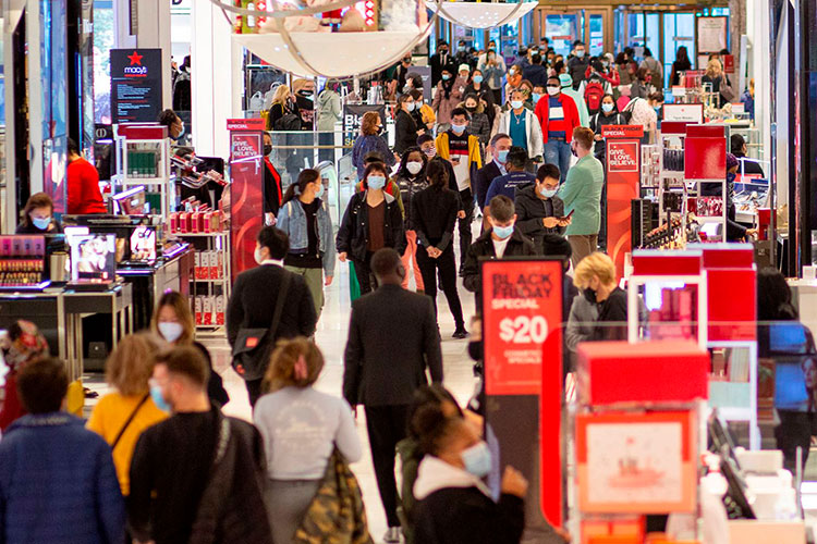 Crowds in Store for Black Friday