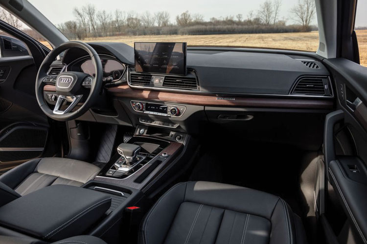 Behind the Wheel of an Audi Q5